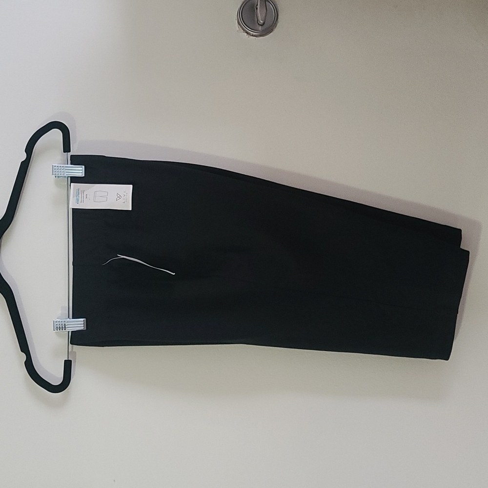 Lane Bryant Livi Active Signature Stretch Knee Legging size 14/16.